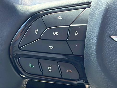 Used 2023 Chrysler 300 C RWD image 18