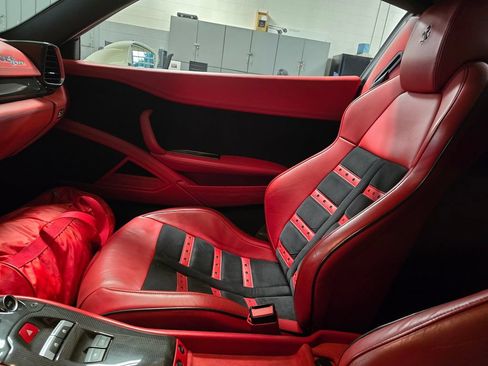 Used 2015 Ferrari 458 Spider RWD image 31