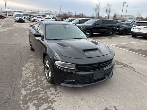 Used 2017 Dodge Charger R/T w/ Plus Group image 27