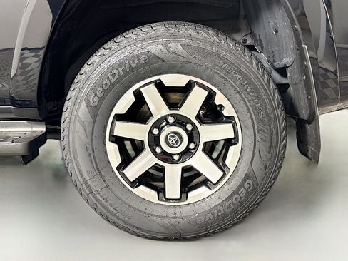 Certified 2023 Toyota 4Runner TRD Off-Road Premium w/ Off Road Premium Plus Package AWD/4WD image 30