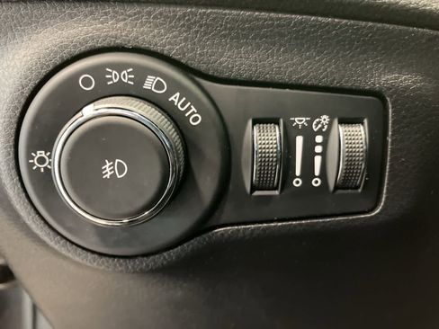 Used 2020 Jeep Compass Limited image 13