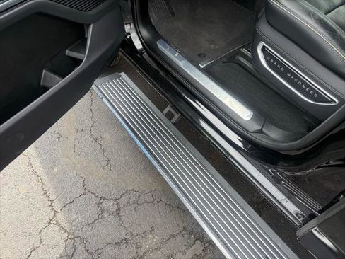 Certified 2022 Jeep Grand Wagoneer Series II AWD/4WD image 12