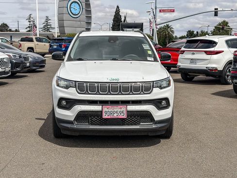 Used 2022 Jeep Compass Latitude AWD/4WD image 6