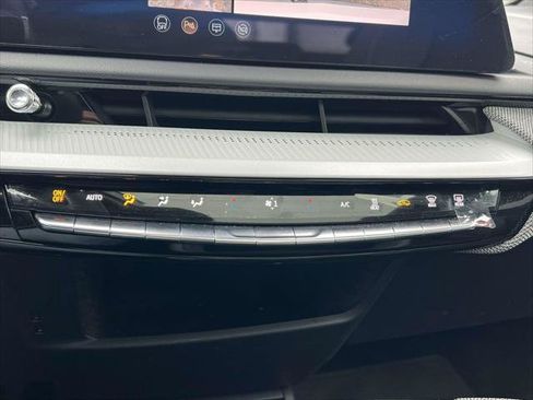 Used 2025 Cadillac Optiq Sport 2 AWD/4WD image 32