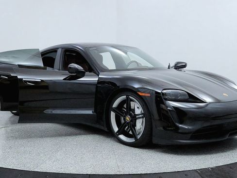 Used 2020 Porsche Taycan 4S w/ Premium Package image 12