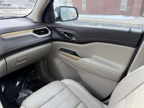 Used 2019 GMC Acadia Denali w/ Technology Package AWD/4WD image 18