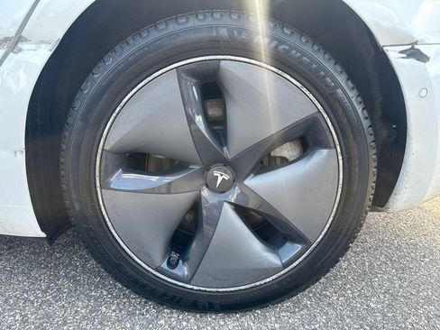 Used 2020 Tesla Model 3 Long Range AWD/4WD image 23