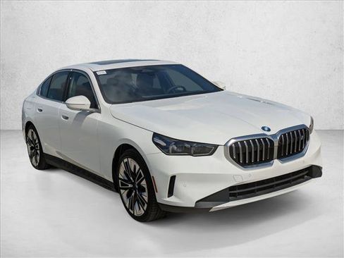 Certified 2024 BMW i5 eDrive40i w/ M Sport Package image 7