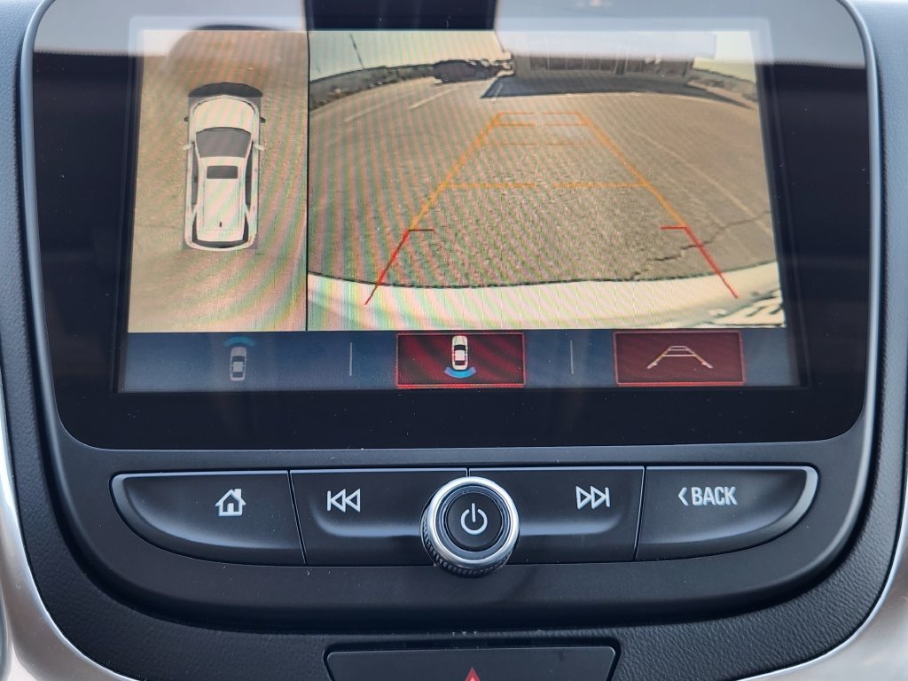 Used 2018 Chevrolet Equinox Premier FWD image 18