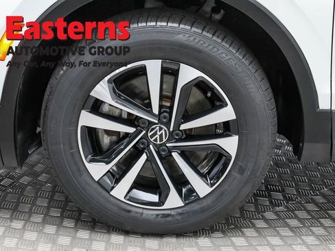 Used 2022 Volkswagen Tiguan S image 31