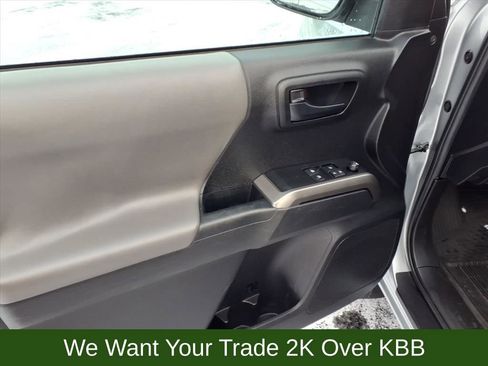 Used 2022 Toyota Tacoma SR5 image 10