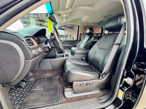 Used 2012 GMC Sierra 3500 SLT w/ SLT Convenience Package image 9