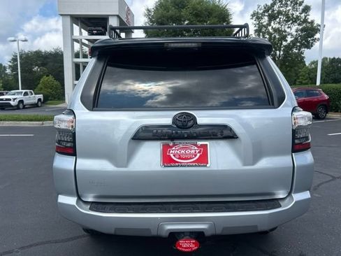 Used 2020 Toyota 4Runner Venture AWD/4WD image 8