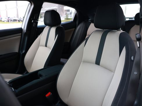 Used 2018 Honda Civic EX image 9