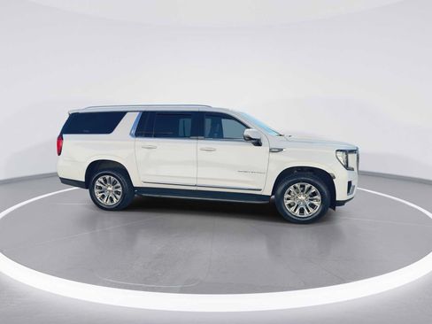 Used 2022 GMC Yukon XL Denali AWD/4WD image 9