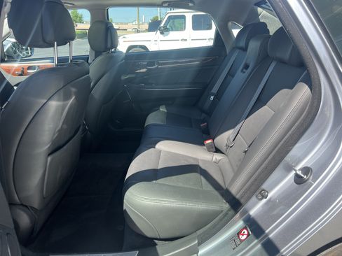 Used 2014 Hyundai Equus Signature RWD image 32