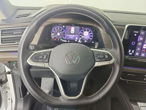 Used 2024 Volkswagen Atlas SEL image 11