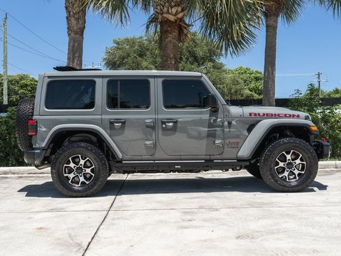 Used 2021 Jeep Wrangler Unlimited Rubicon AWD/4WD image 9