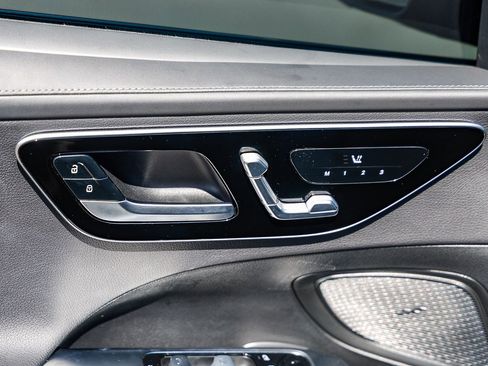 Used 2023 Mercedes-Benz C 300 Sedan image 22