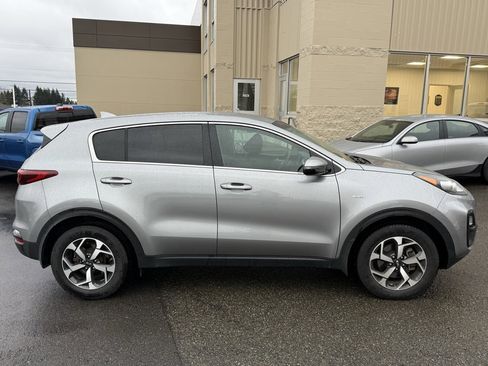 Used 2020 Kia Sportage LX w/ LX Popular Package image 4