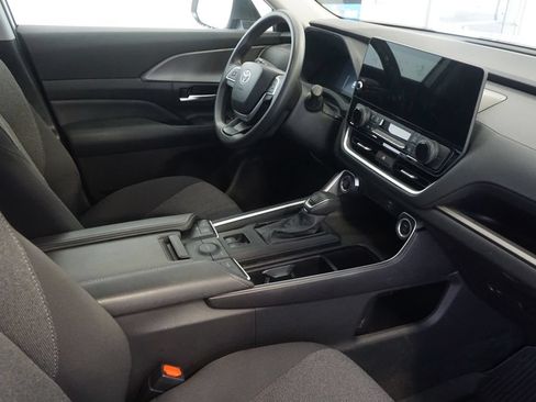 Used 2025 Toyota Grand Highlander FWD image 23