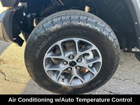 Used 2024 Jeep Wrangler Unlimited Sport AWD/4WD image 18