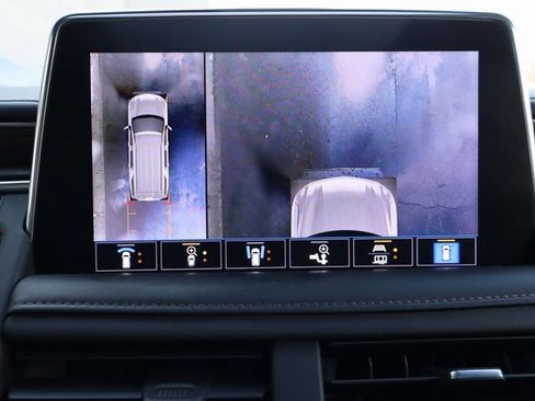 Used 2021 Chevrolet Suburban High Country image 27