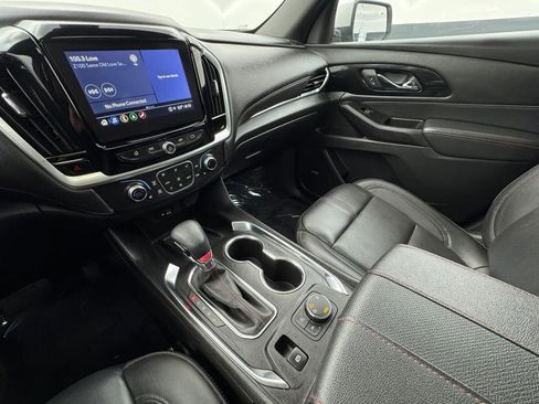 Used 2023 Chevrolet Traverse RS AWD/4WD image 19