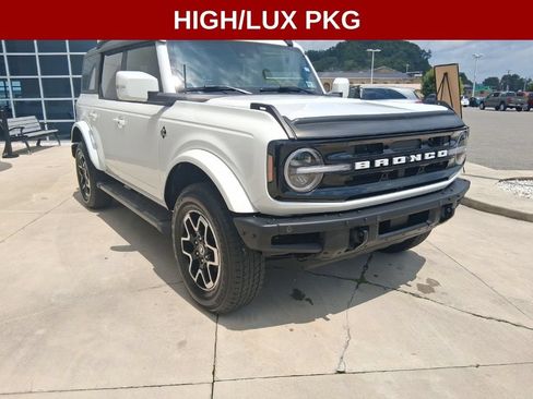 Used 2024 Ford Bronco Outer Banks AWD/4WD image 1