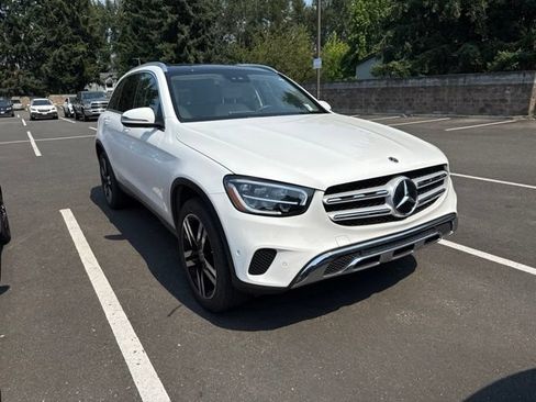 Used 2021 Mercedes-Benz GLC 300 4MATIC image 2