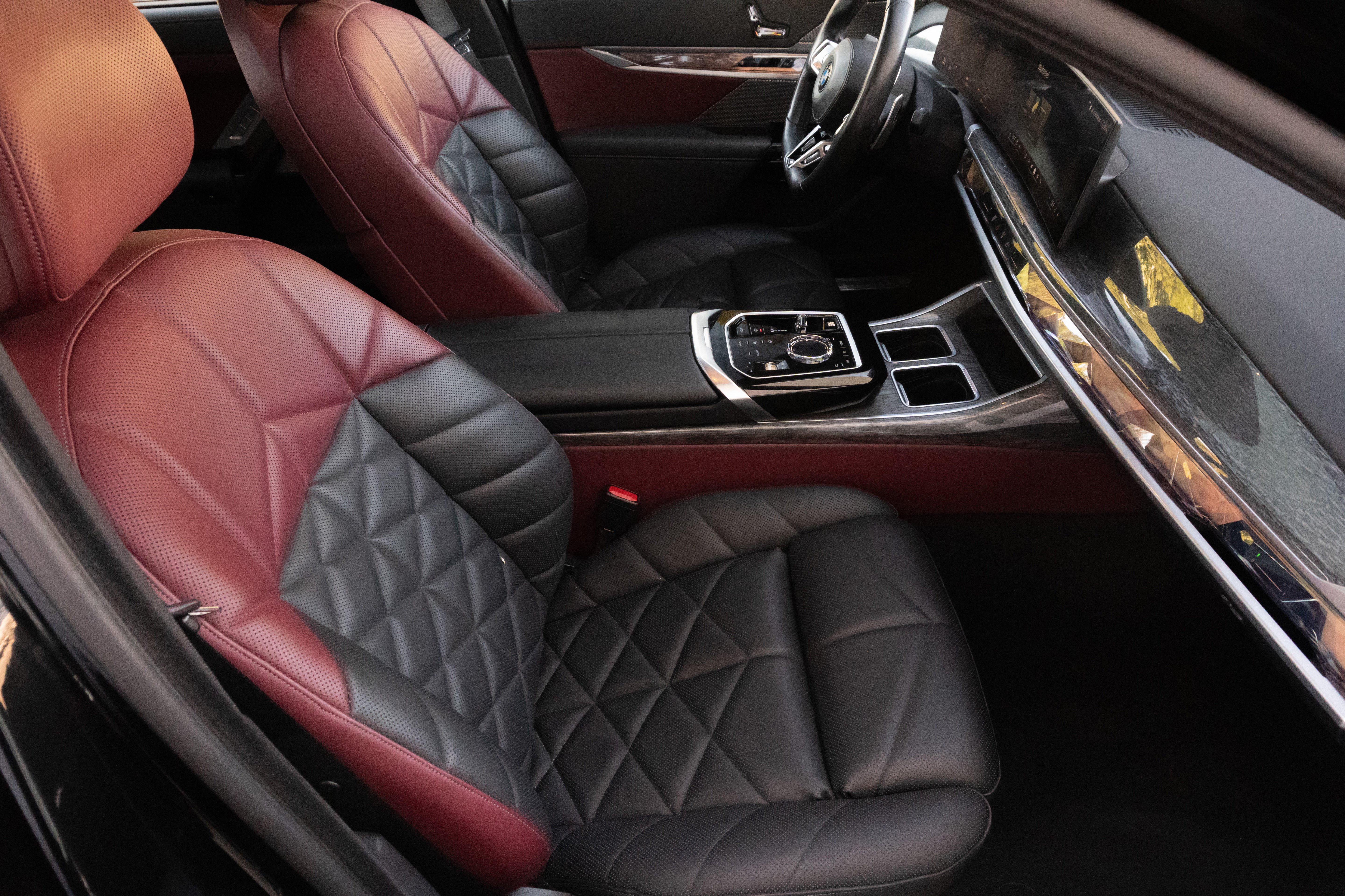 Certified 2024 BMW 740i w/ Premium Package 2 RWD image 13