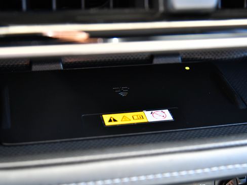Used 2024 Toyota Highlander XLE FWD image 25