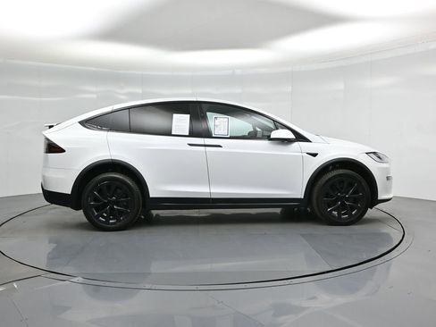 Used 2022 Tesla Model X image 22
