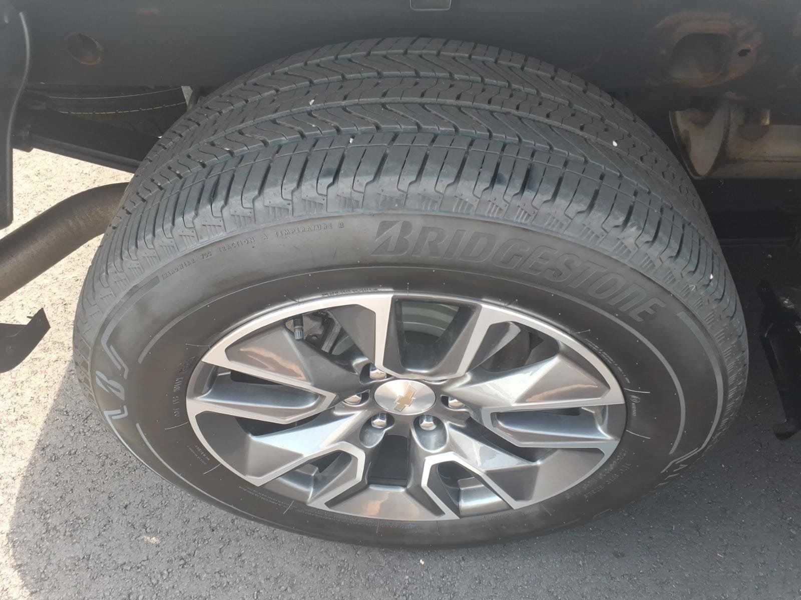 Used 2023 Chevrolet Silverado 1500 LT AWD/4WD image 6