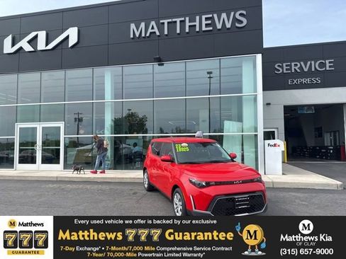 Certified 2023 Kia Soul LX FWD image 1