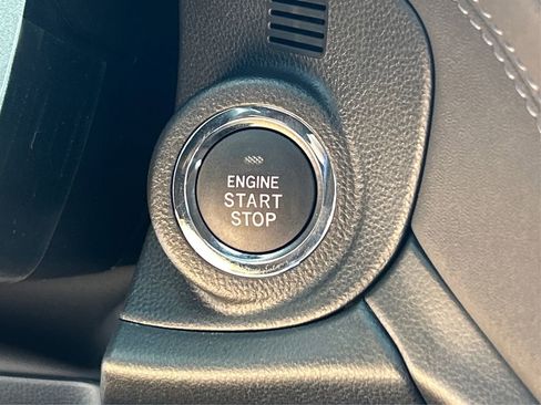 Certified 2025 Subaru Outback Limited image 33