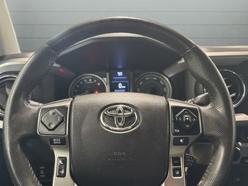 Used 2021 Toyota Tacoma SR5 w/ Trail Edition image 19