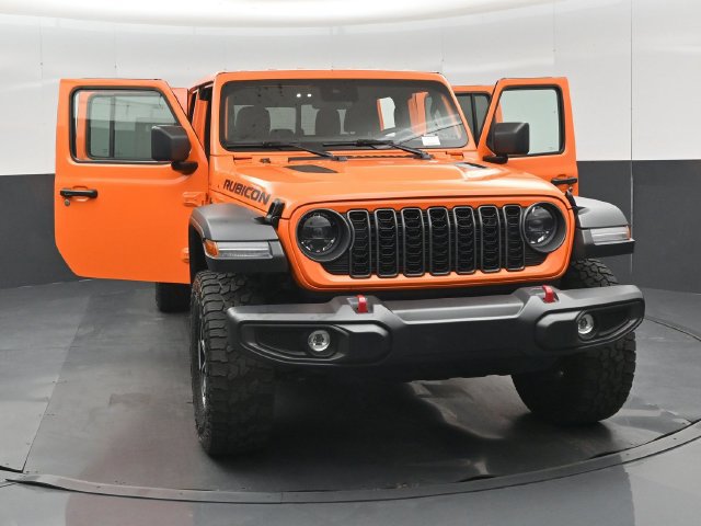 Used 2025 Jeep Gladiator Rubicon w/ Convenience Group AWD/4WD image 53