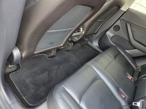 Used 2020 Tesla Model Y Long Range image 31