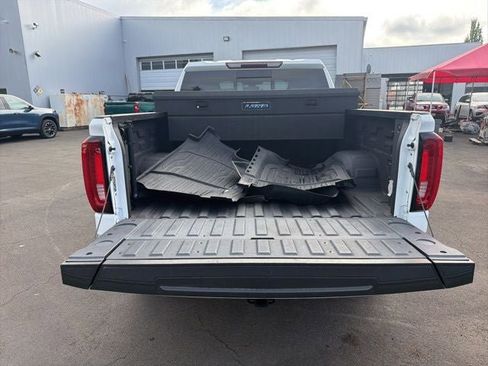 Used 2022 GMC Sierra 1500 SLT w/ SLT Convenience Package AWD/4WD image 31