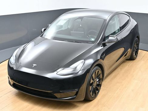 Used 2024 Tesla Model Y Performance AWD/4WD image 45