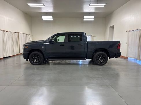 New 2026 RAM 1500 Express AWD/4WD image 5