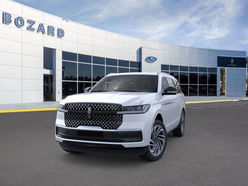 New 2025 Lincoln Navigator Reserve image 2