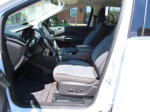 Used 2018 Ford Escape SE FWD image 15