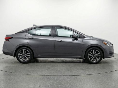 Used 2025 Nissan Versa SV FWD image 9