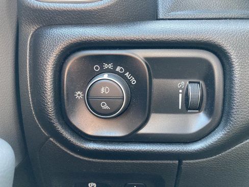 Used 2022 RAM 1500 Big Horn AWD/4WD image 15