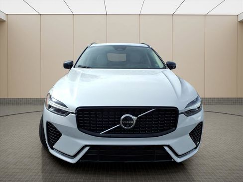 Used 2023 Volvo XC60 B5 Plus w/ Protection Package Premier image 20