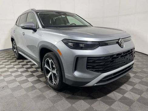 New 2026 Volkswagen Tiguan SE AWD/4WD image 2