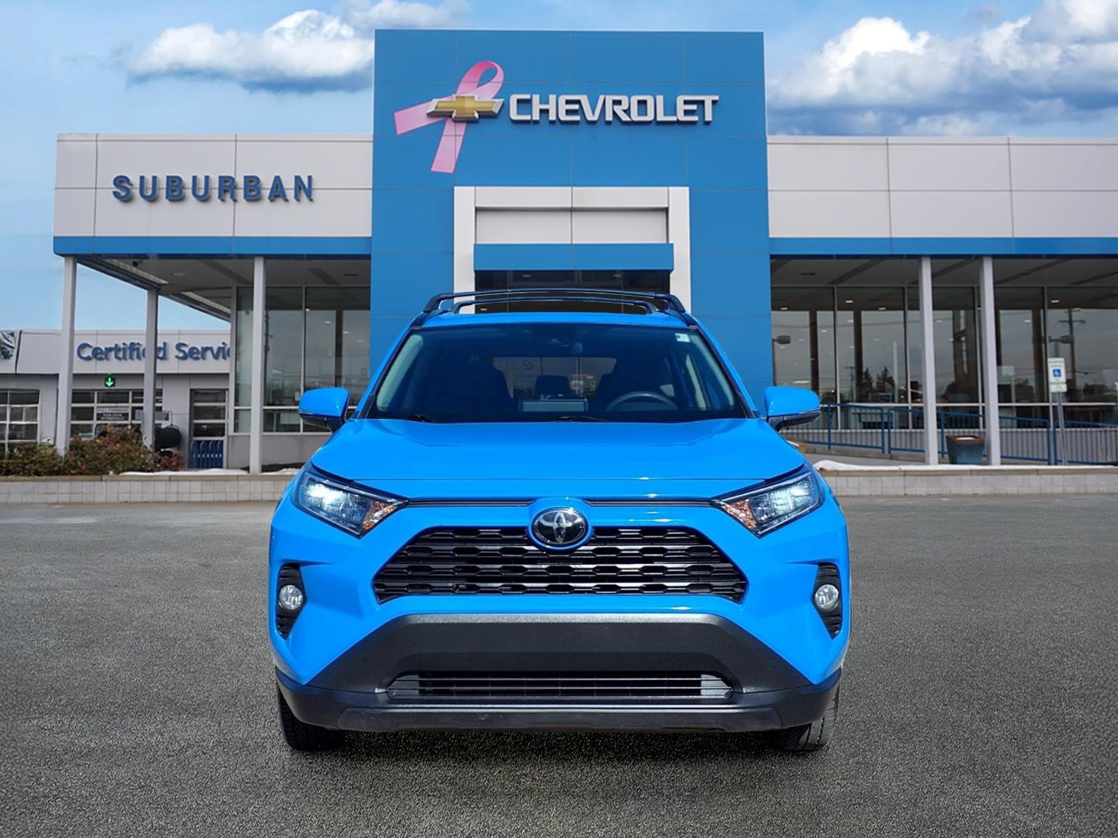 Used 2020 Toyota RAV4 XLE w/ Convenience Package FWD image 2