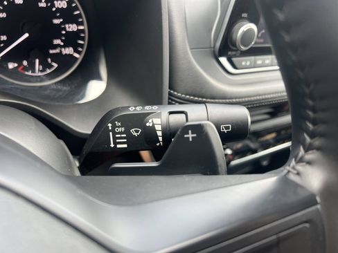 Used 2025 Nissan Rogue SV AWD/4WD image 10